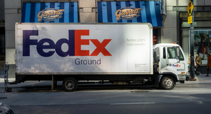 美国大货卡派 vs UPS/FedEx地面运输：谁才是性价比之王？
