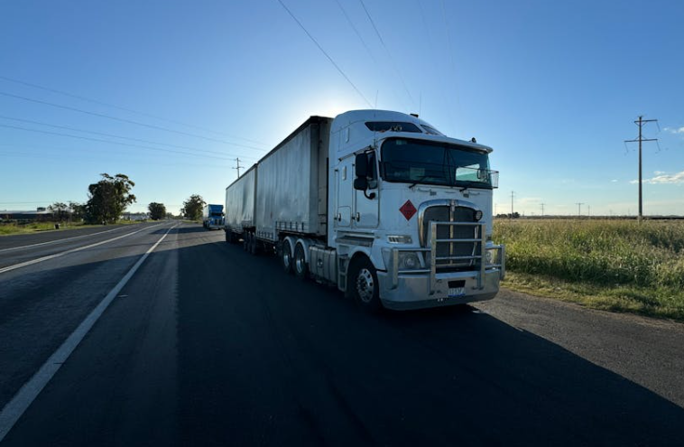 环至美美国卡车派送服务特色：大件 / 重货运输无压力