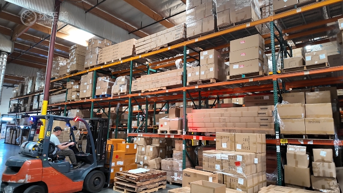 汽车脚垫美国海外仓服务：大体积商品的仓储成本优化