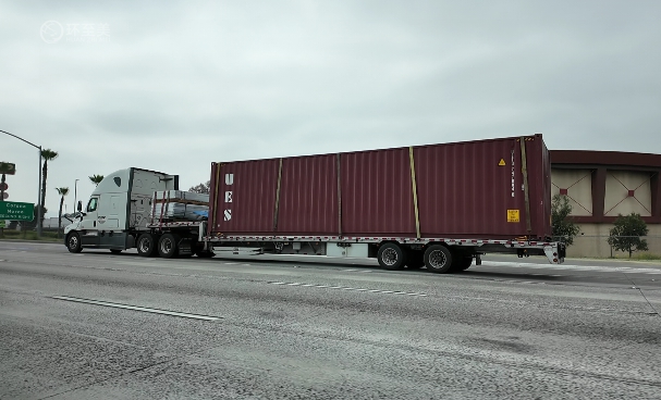 美国卡车卡派丢件率分析：为什么整托运输比散货更安全？